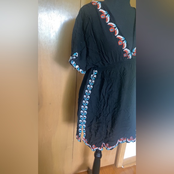 Beach cover up - Picture 4 of 6